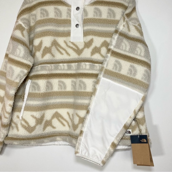 The North Face Printed Cragmont Fleece Long-Sleeve Quarter-Snap Sweatshirt - Picture 9 of 14